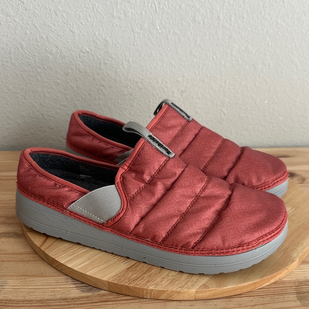 Northside Rainier Womens Round Closed Toe Slip-On Shoe new 10